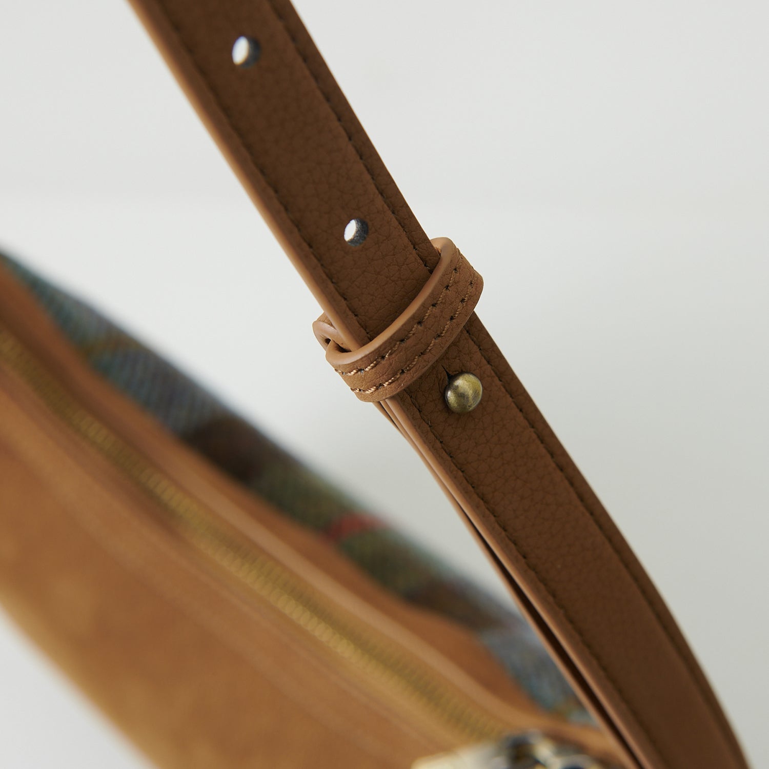 Islander Ellon Genuine Leather with Harris Tweed Shoulder Bag in Chestnut Blue Tartan – Image 6 | Harris Tweed Scotland