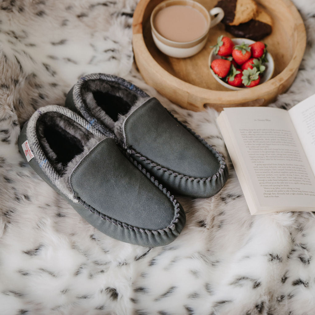Hanks Men's Navy Suede Moccasin Slippers with Harris Tweed (Grey)
