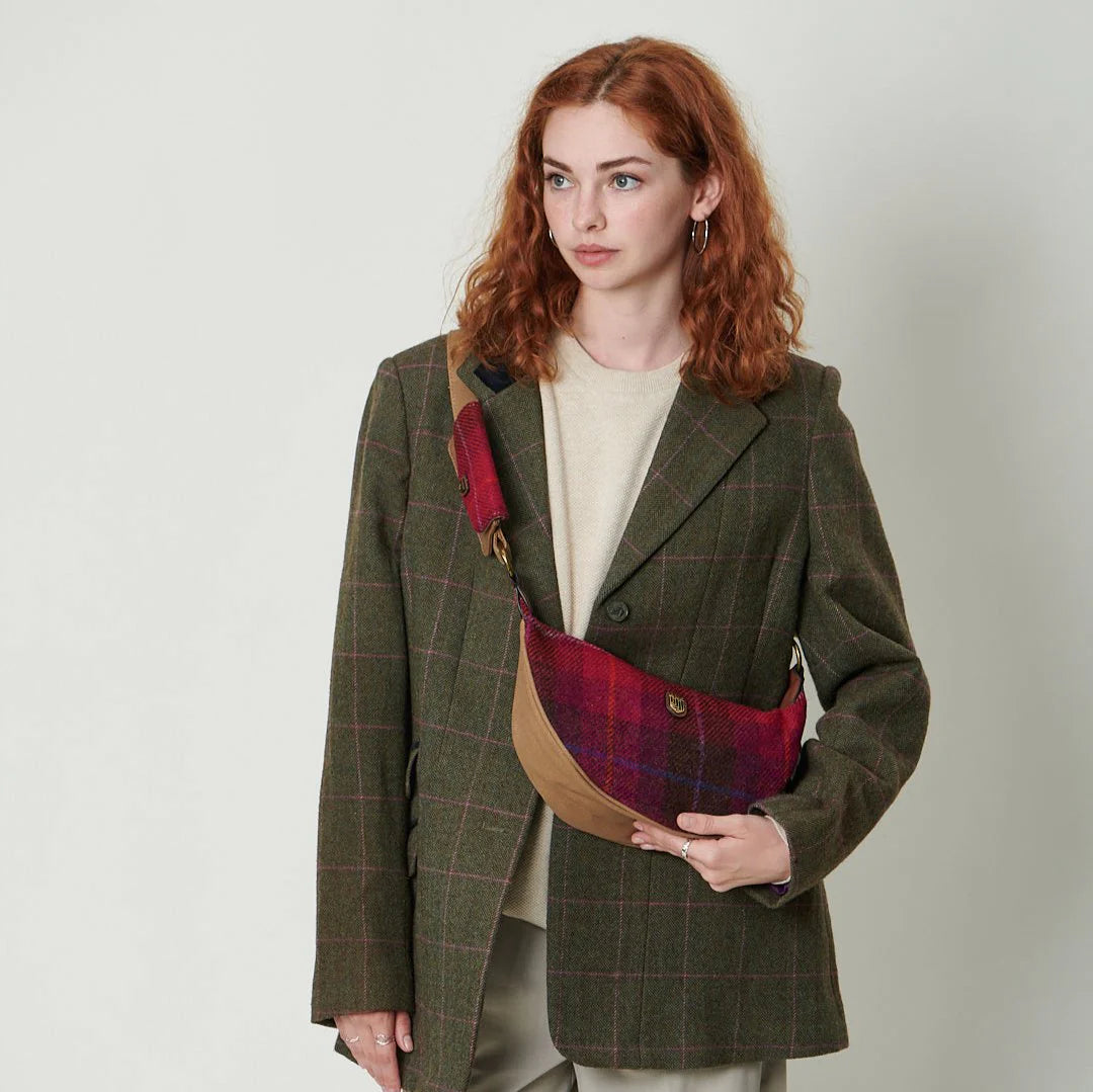 Islander Luna Bag with Detachable Card Wallet in Harris Tweed Purple Burgundy Fuschia Tartan – Image 2 | Harris Tweed Scotland