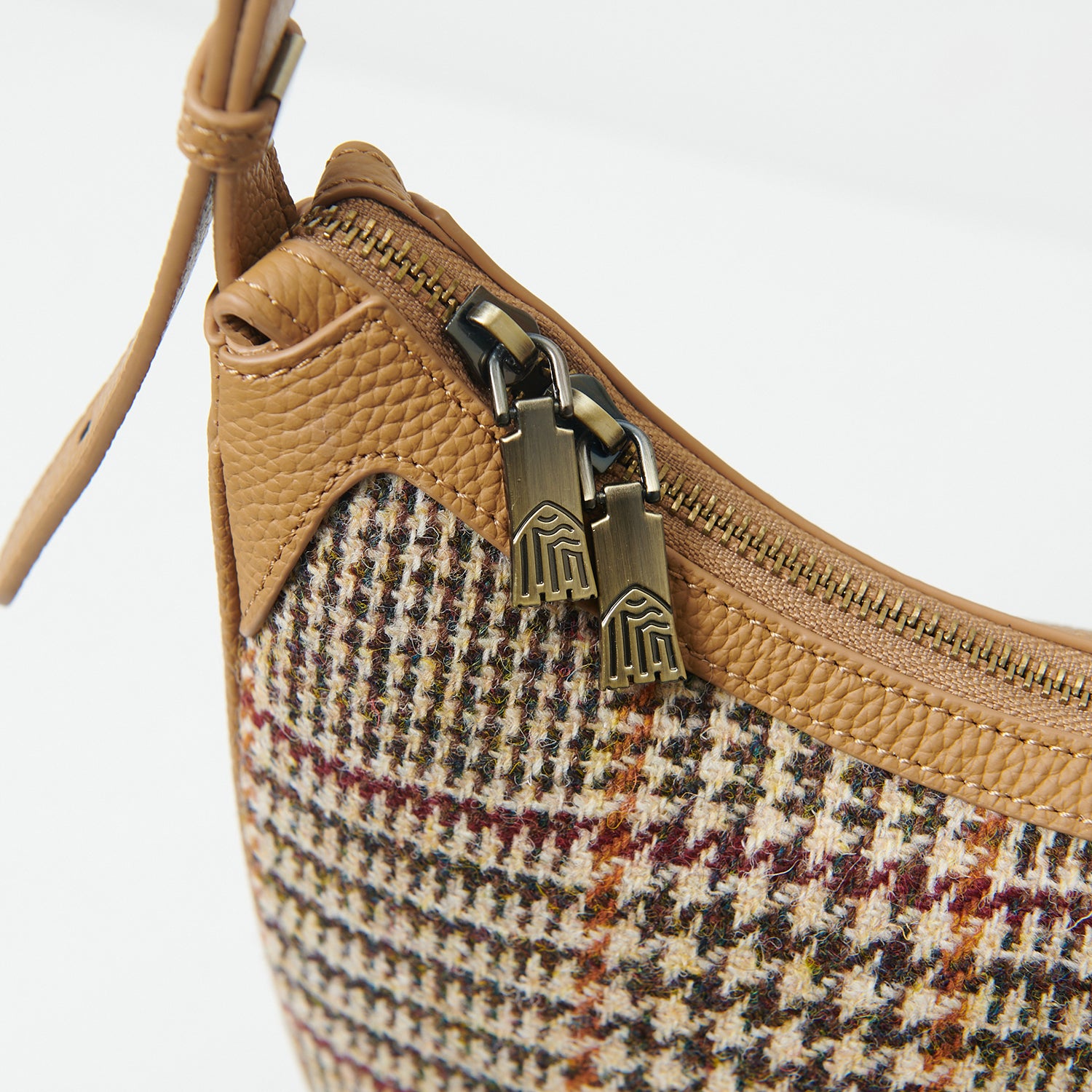 Islander Ellon Genuine Leather with Harris Tweed Shoulder Bag in Beige Dogtooth