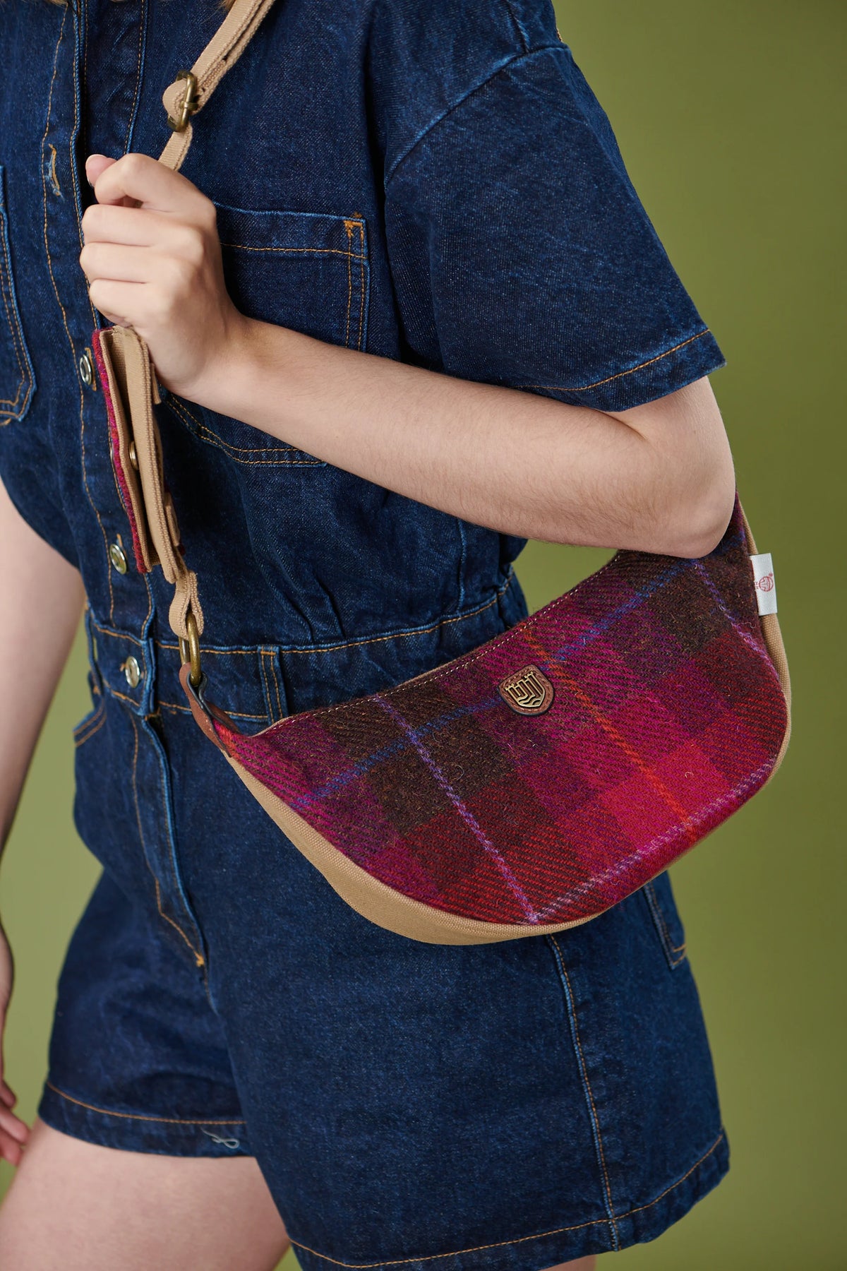 Islander Luna Bag with Detachable Card Wallet in Harris Tweed (Black & Grey Herringbone)